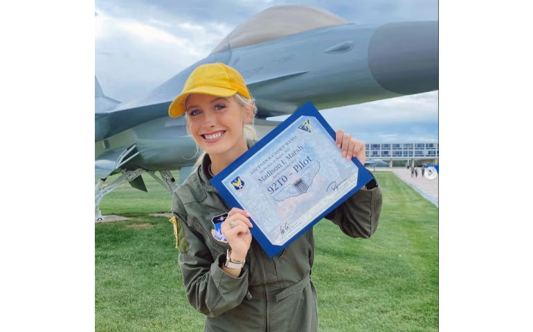 “Miss America” тэмцээнд анх удаа агаарын цэргийн офицер өрсөлдөж байна